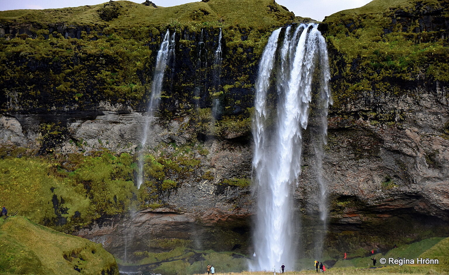 The Elegant Seljalandsfoss Waterfall In South Iceland The One Which You Can Walk Behind 4818